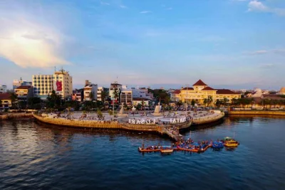 Cuaca Makassar Hari Ini: Langit Berawan, Kelembaban Tinggi Capai 100 Persen