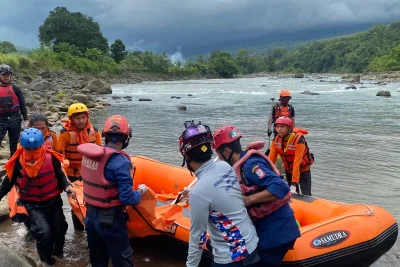 Air Bah Sungai Kalimborang Maros, Dua Wisatawan Ditemukan Meninggal Dunia