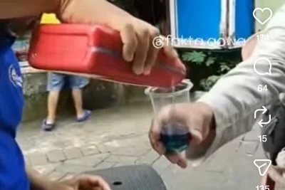 Heboh! Warga Makassar Minum Oli, Percaya Ada Khasiatnya